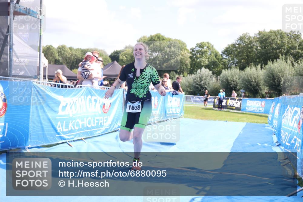 25.08.2024 - Elbe Triathlon Hamburg H.Heesch http://msf.ph/oto/6880095 25.08.2024 12:22:48 Ziel 1639 meine-sportfotos.de