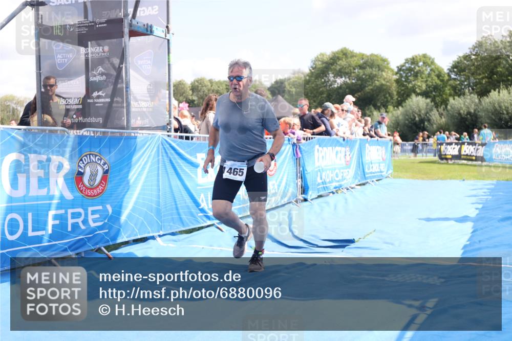 25.08.2024 - Elbe Triathlon Hamburg H.Heesch http://msf.ph/oto/6880096 25.08.2024 11:53:02 Ziel 1465 meine-sportfotos.de