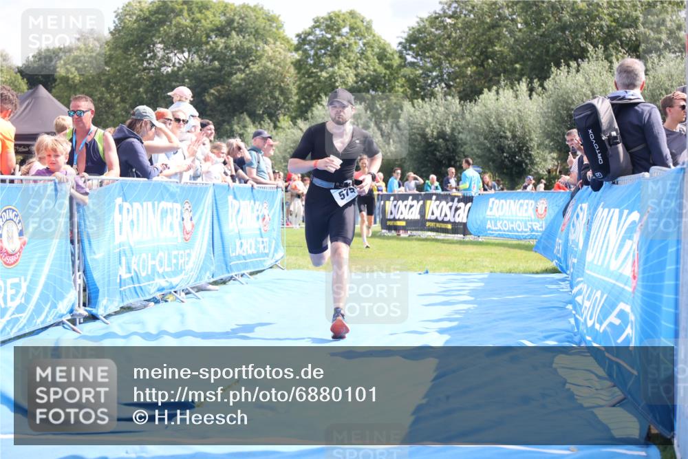 25.08.2024 - Elbe Triathlon Hamburg H.Heesch http://msf.ph/oto/6880101 25.08.2024 11:53:11 Ziel 579, 1519 meine-sportfotos.de