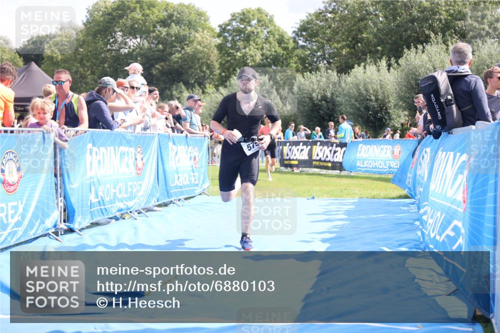 25.08.2024 - Elbe Triathlon Hamburg H.Heesch http://msf.ph/oto/6880103 25.08.2024 11:53:11 Ziel 579, 1519 meine-sportfotos.de