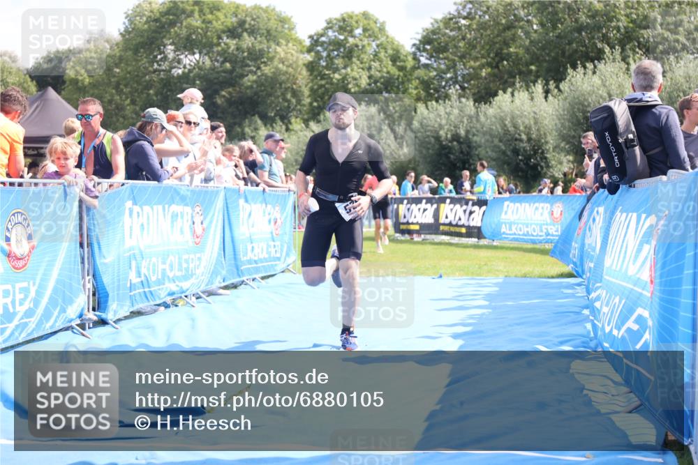 25.08.2024 - Elbe Triathlon Hamburg H.Heesch http://msf.ph/oto/6880105 25.08.2024 11:53:11 Ziel 579, 1519 meine-sportfotos.de