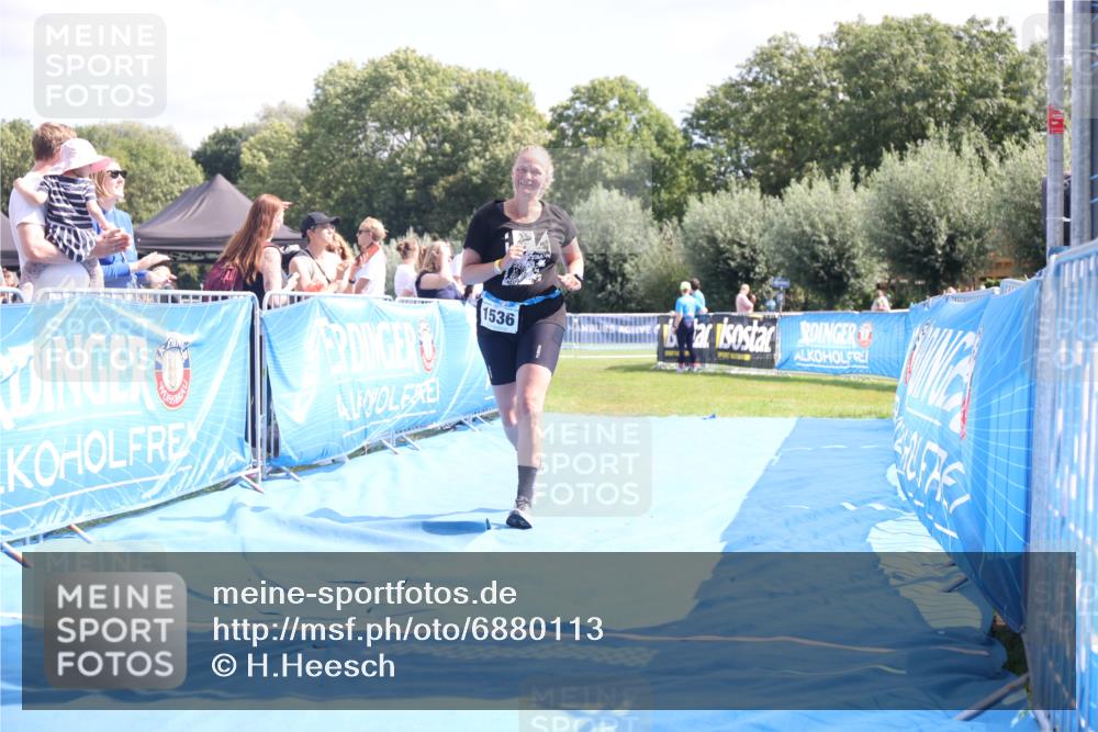 25.08.2024 - Elbe Triathlon Hamburg H.Heesch http://msf.ph/oto/6880113 25.08.2024 12:22:59 Ziel 1536 meine-sportfotos.de