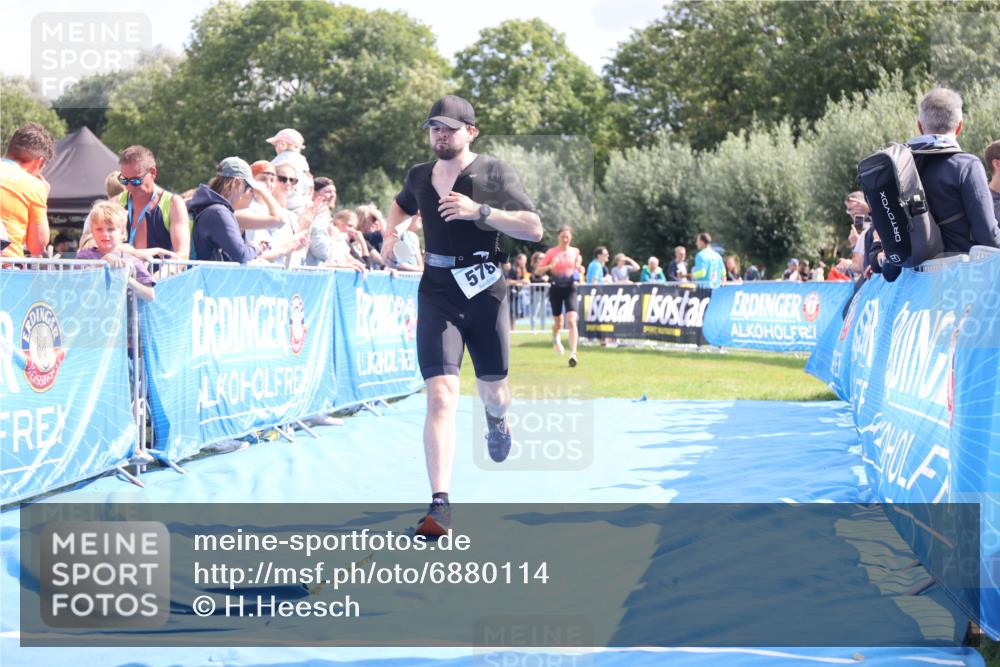25.08.2024 - Elbe Triathlon Hamburg H.Heesch http://msf.ph/oto/6880114 25.08.2024 11:53:11 Ziel 579, 1519 meine-sportfotos.de