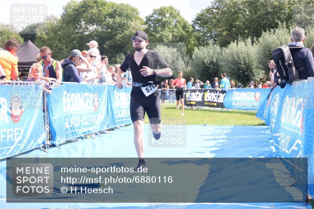 25.08.2024 - Elbe Triathlon Hamburg H.Heesch http://msf.ph/oto/6880116 25.08.2024 11:53:11 Ziel 579, 1519 meine-sportfotos.de