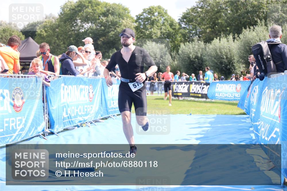 25.08.2024 - Elbe Triathlon Hamburg H.Heesch http://msf.ph/oto/6880118 25.08.2024 11:53:11 Ziel 579, 1519 meine-sportfotos.de