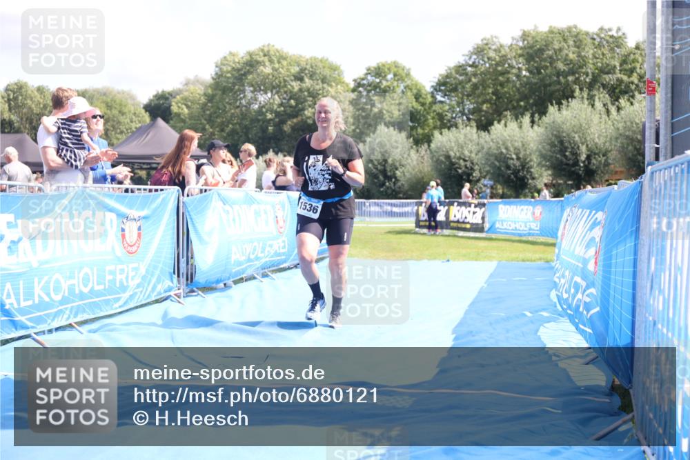 25.08.2024 - Elbe Triathlon Hamburg H.Heesch http://msf.ph/oto/6880121 25.08.2024 12:22:59 Ziel 1536 meine-sportfotos.de