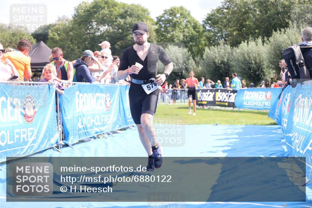 25.08.2024 - Elbe Triathlon Hamburg H.Heesch http://msf.ph/oto/6880122 25.08.2024 11:53:11 Ziel 579, 1519 meine-sportfotos.de