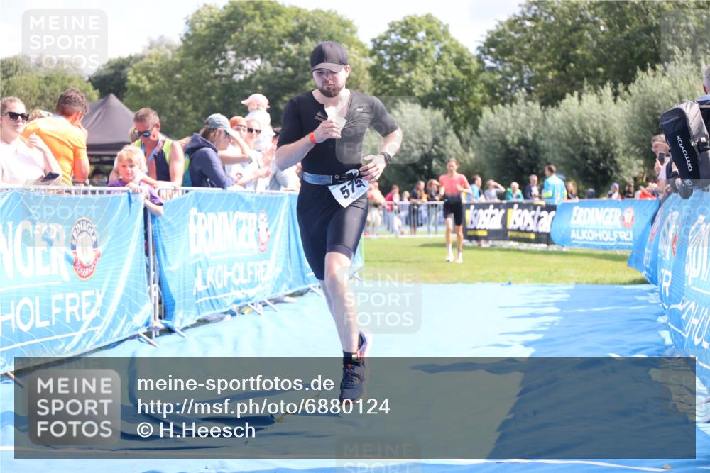 25.08.2024 - Elbe Triathlon Hamburg H.Heesch http://msf.ph/oto/6880124 25.08.2024 11:53:11 Ziel 579, 1519 meine-sportfotos.de