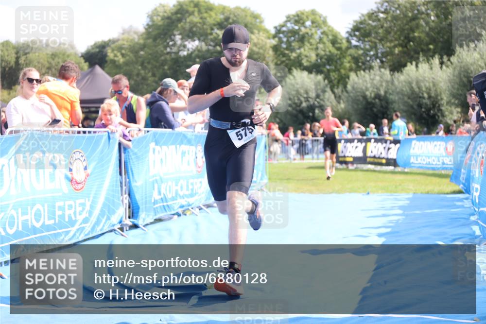 25.08.2024 - Elbe Triathlon Hamburg H.Heesch http://msf.ph/oto/6880128 25.08.2024 11:53:11 Ziel 579, 1519 meine-sportfotos.de
