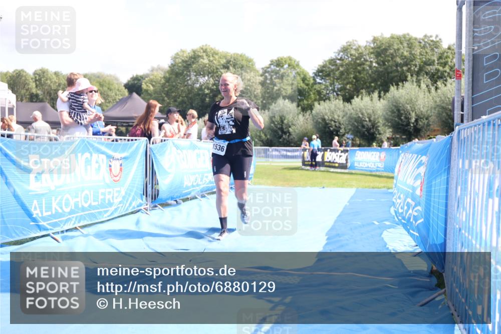 25.08.2024 - Elbe Triathlon Hamburg H.Heesch http://msf.ph/oto/6880129 25.08.2024 12:23:00 Ziel 1536 meine-sportfotos.de