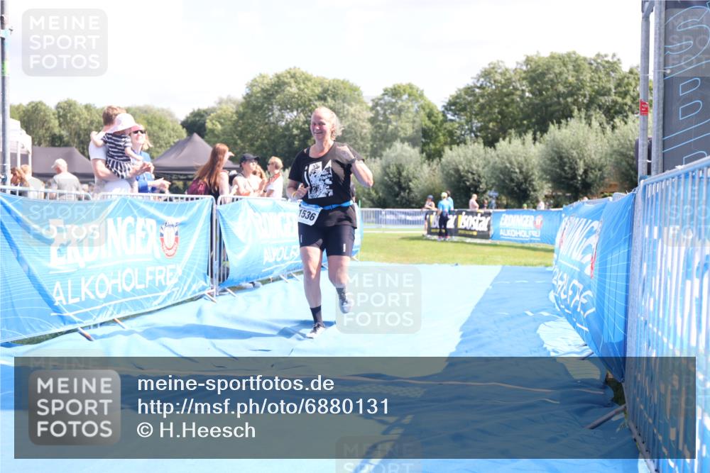 25.08.2024 - Elbe Triathlon Hamburg H.Heesch http://msf.ph/oto/6880131 25.08.2024 12:23:00 Ziel 1536 meine-sportfotos.de