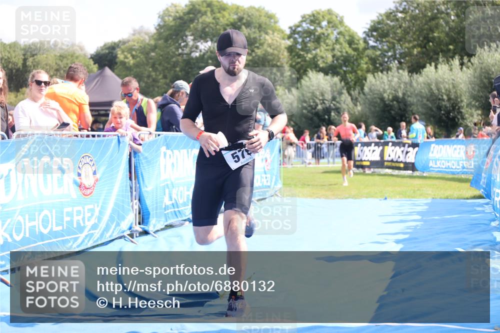 25.08.2024 - Elbe Triathlon Hamburg H.Heesch http://msf.ph/oto/6880132 25.08.2024 11:53:11 Ziel 579, 1519 meine-sportfotos.de