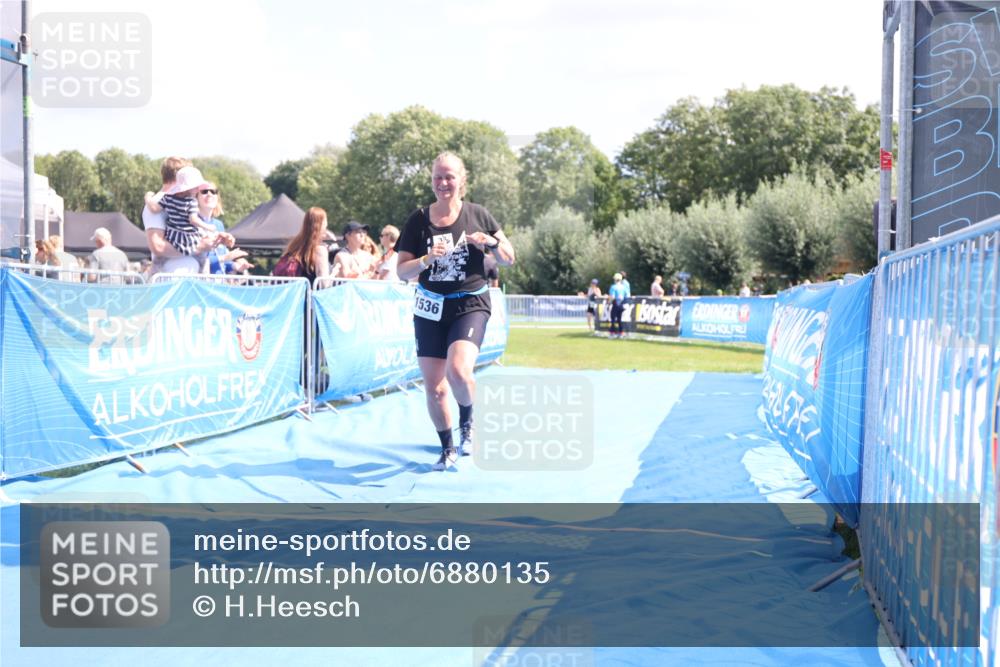 25.08.2024 - Elbe Triathlon Hamburg H.Heesch http://msf.ph/oto/6880135 25.08.2024 12:23:00 Ziel 1536 meine-sportfotos.de