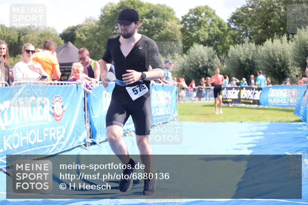 25.08.2024 - Elbe Triathlon Hamburg H.Heesch http://msf.ph/oto/6880136 25.08.2024 11:53:12 Ziel 579, 1519 meine-sportfotos.de