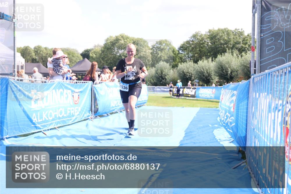 25.08.2024 - Elbe Triathlon Hamburg H.Heesch http://msf.ph/oto/6880137 25.08.2024 12:23:00 Ziel 1536 meine-sportfotos.de