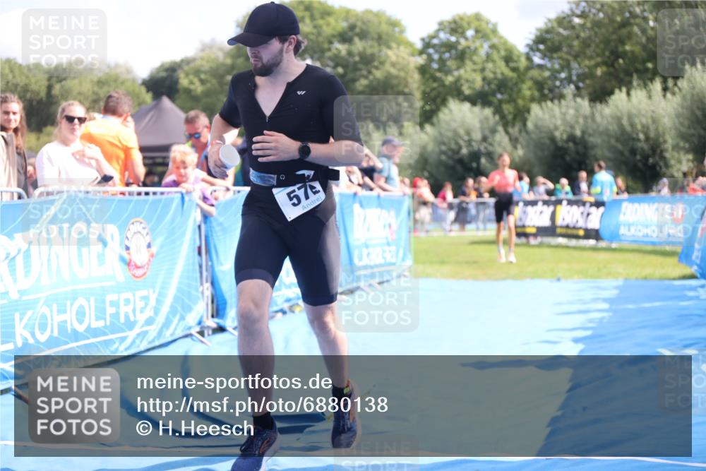 25.08.2024 - Elbe Triathlon Hamburg H.Heesch http://msf.ph/oto/6880138 25.08.2024 11:53:12 Ziel 579, 1519 meine-sportfotos.de