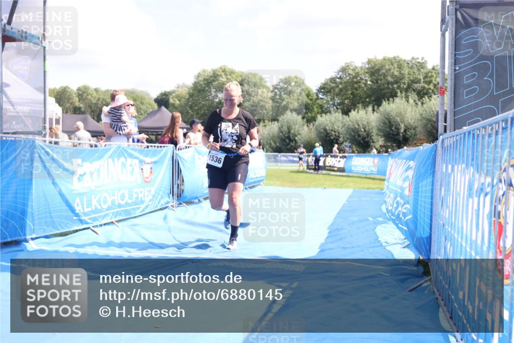 25.08.2024 - Elbe Triathlon Hamburg H.Heesch http://msf.ph/oto/6880145 25.08.2024 12:23:00 Ziel 1536 meine-sportfotos.de