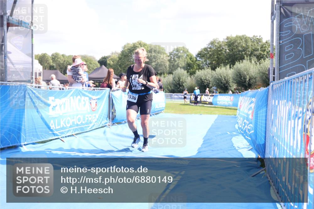 25.08.2024 - Elbe Triathlon Hamburg H.Heesch http://msf.ph/oto/6880149 25.08.2024 12:23:00 Ziel 1536 meine-sportfotos.de