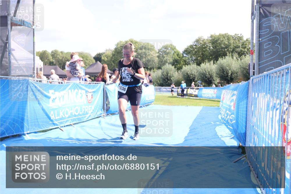25.08.2024 - Elbe Triathlon Hamburg H.Heesch http://msf.ph/oto/6880151 25.08.2024 12:23:00 Ziel 1536 meine-sportfotos.de