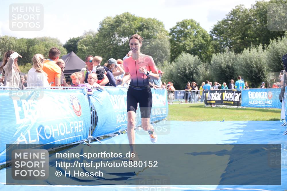 25.08.2024 - Elbe Triathlon Hamburg H.Heesch http://msf.ph/oto/6880152 25.08.2024 11:53:16 Ziel 579, 1519 meine-sportfotos.de