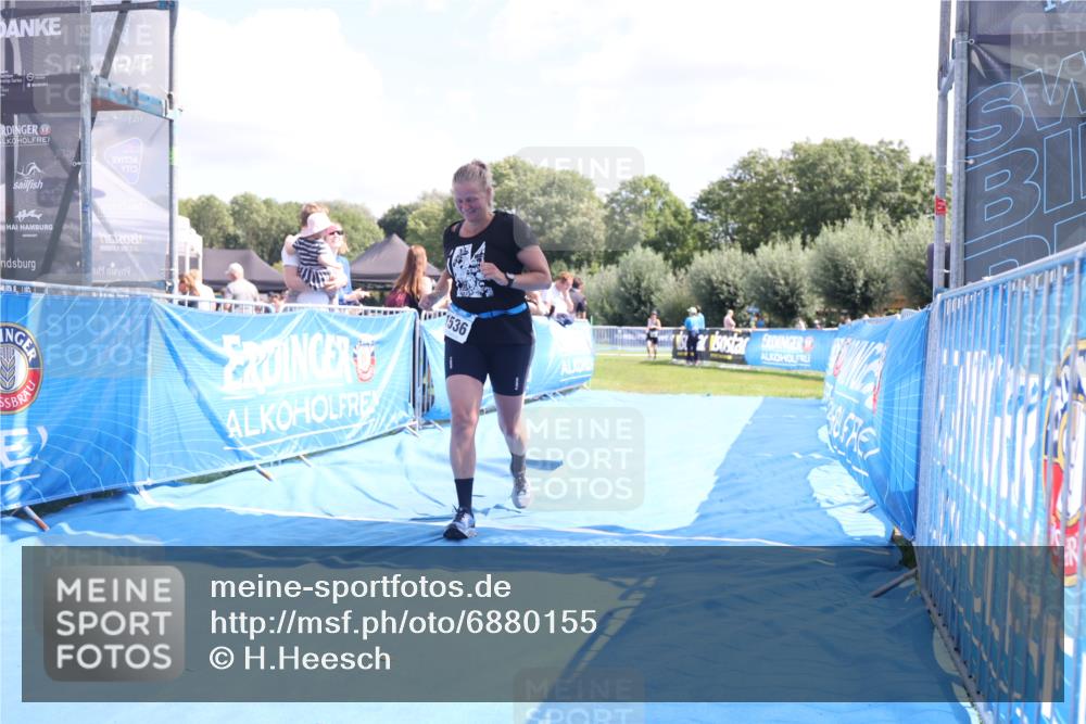 25.08.2024 - Elbe Triathlon Hamburg H.Heesch http://msf.ph/oto/6880155 25.08.2024 12:23:00 Ziel 1536 meine-sportfotos.de