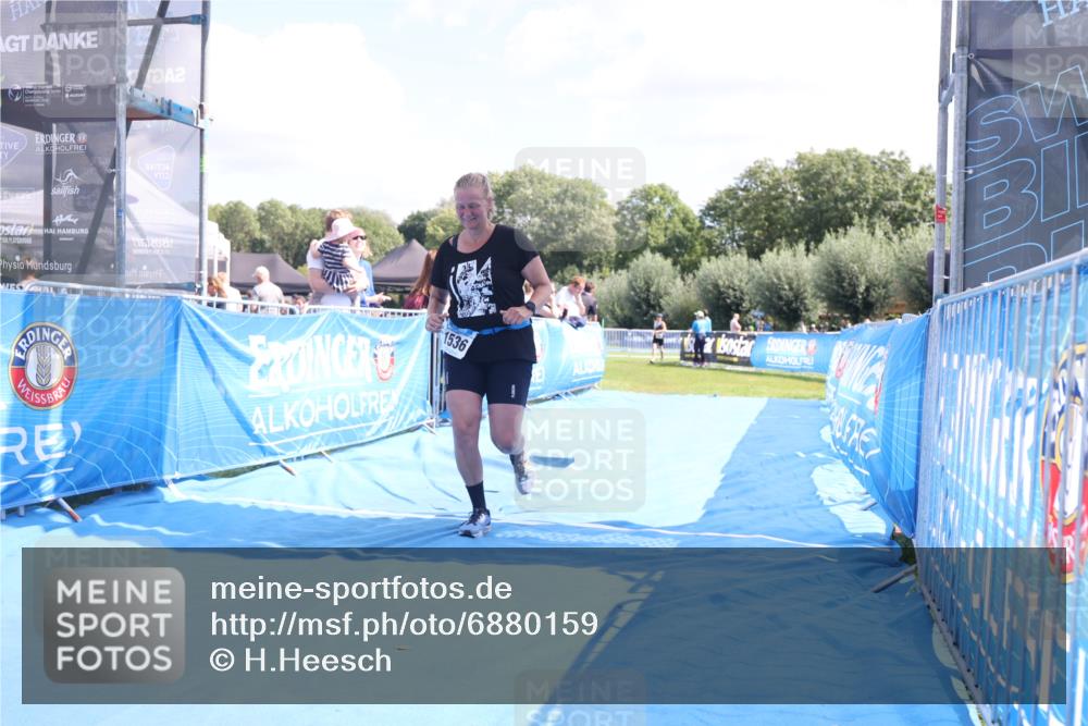 25.08.2024 - Elbe Triathlon Hamburg H.Heesch http://msf.ph/oto/6880159 25.08.2024 12:23:00 Ziel 1536 meine-sportfotos.de