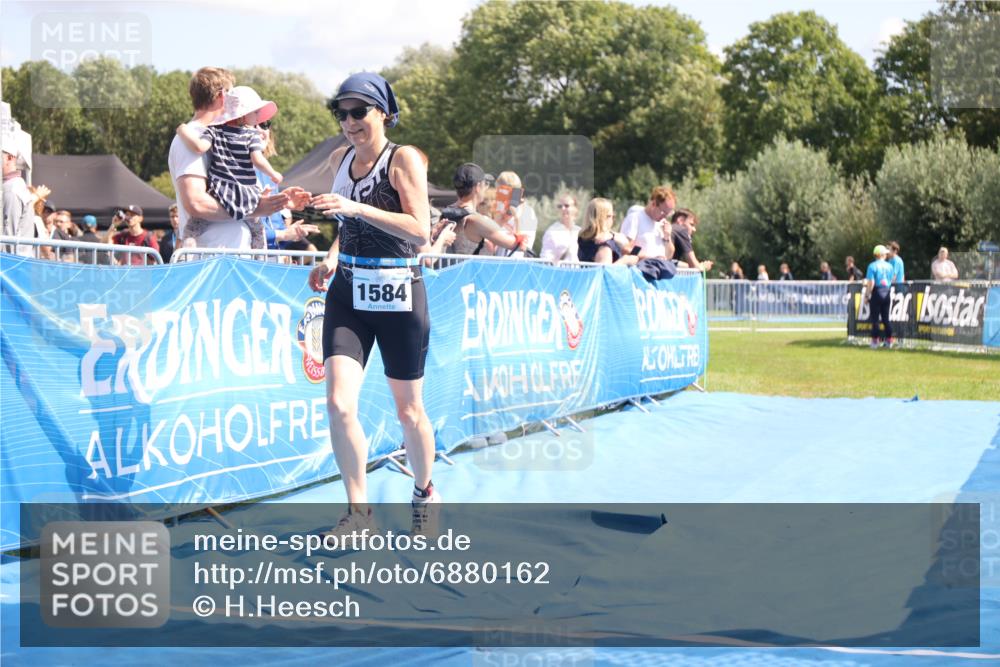 25.08.2024 - Elbe Triathlon Hamburg H.Heesch http://msf.ph/oto/6880162 25.08.2024 12:23:12 Ziel 1584 meine-sportfotos.de