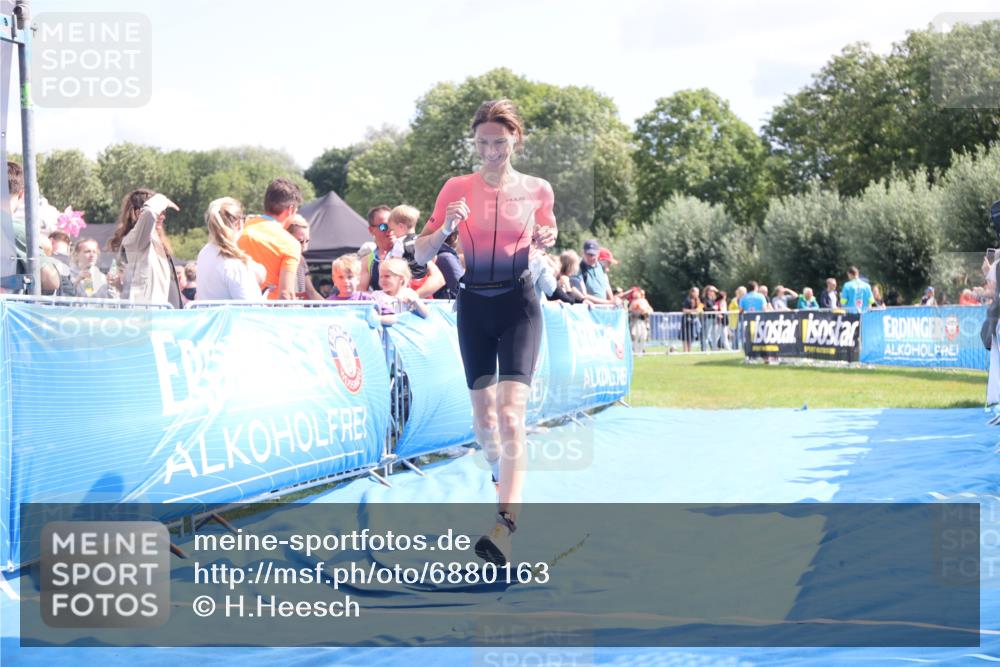 25.08.2024 - Elbe Triathlon Hamburg H.Heesch http://msf.ph/oto/6880163 25.08.2024 11:53:16 Ziel 579, 1519 meine-sportfotos.de