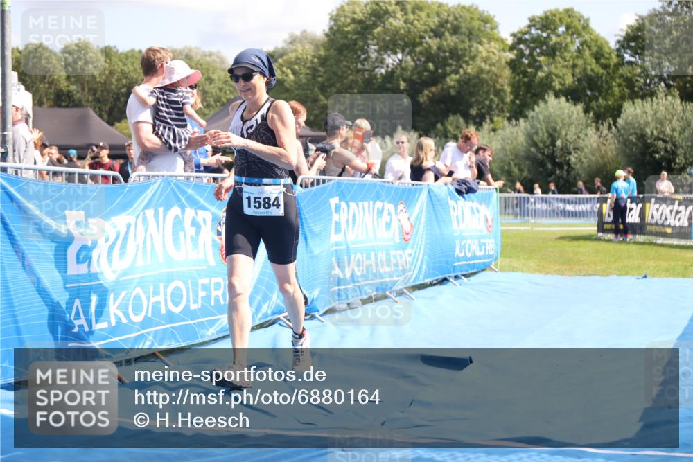 25.08.2024 - Elbe Triathlon Hamburg H.Heesch http://msf.ph/oto/6880164 25.08.2024 12:23:12 Ziel 1584 meine-sportfotos.de
