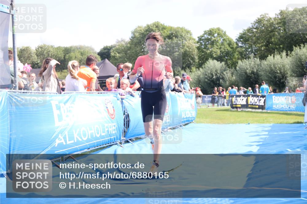 25.08.2024 - Elbe Triathlon Hamburg H.Heesch http://msf.ph/oto/6880165 25.08.2024 11:53:16 Ziel 579, 1519 meine-sportfotos.de