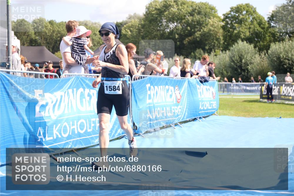 25.08.2024 - Elbe Triathlon Hamburg H.Heesch http://msf.ph/oto/6880166 25.08.2024 12:23:12 Ziel 1584 meine-sportfotos.de