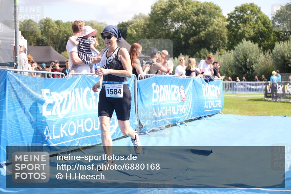 25.08.2024 - Elbe Triathlon Hamburg H.Heesch http://msf.ph/oto/6880168 25.08.2024 12:23:12 Ziel 1584 meine-sportfotos.de