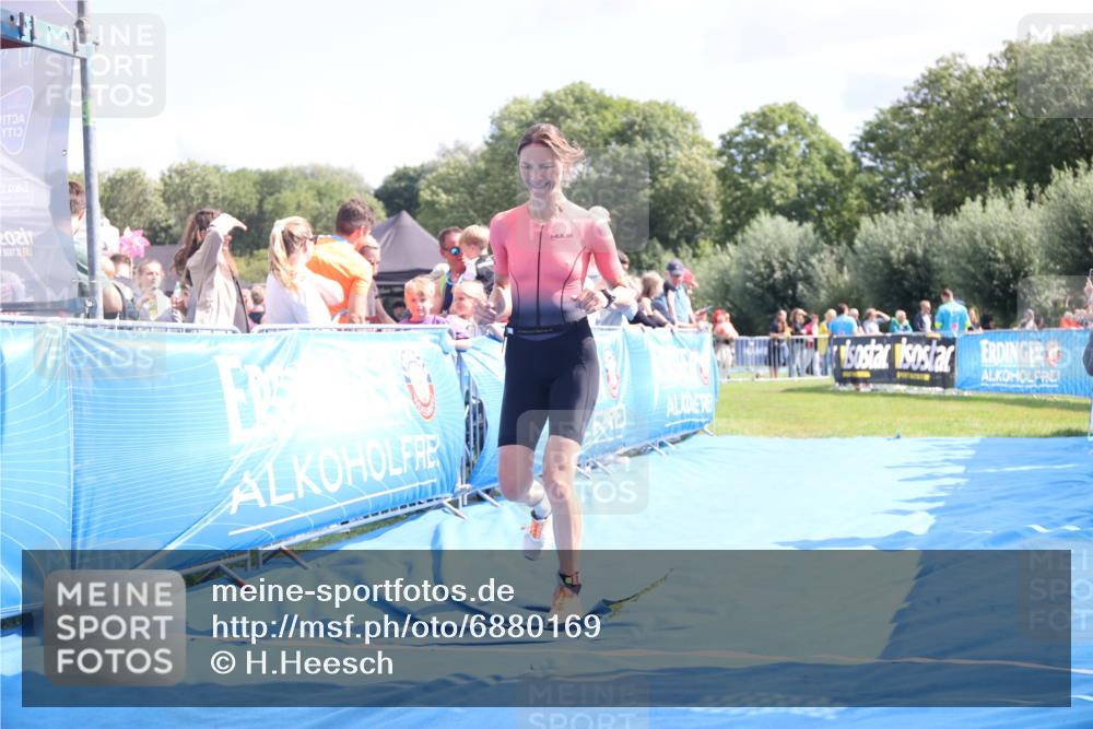 25.08.2024 - Elbe Triathlon Hamburg H.Heesch http://msf.ph/oto/6880169 25.08.2024 11:53:16 Ziel 579, 1519 meine-sportfotos.de