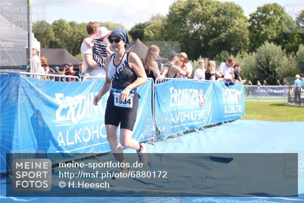 25.08.2024 - Elbe Triathlon Hamburg H.Heesch http://msf.ph/oto/6880172 25.08.2024 12:23:12 Ziel 1584 meine-sportfotos.de