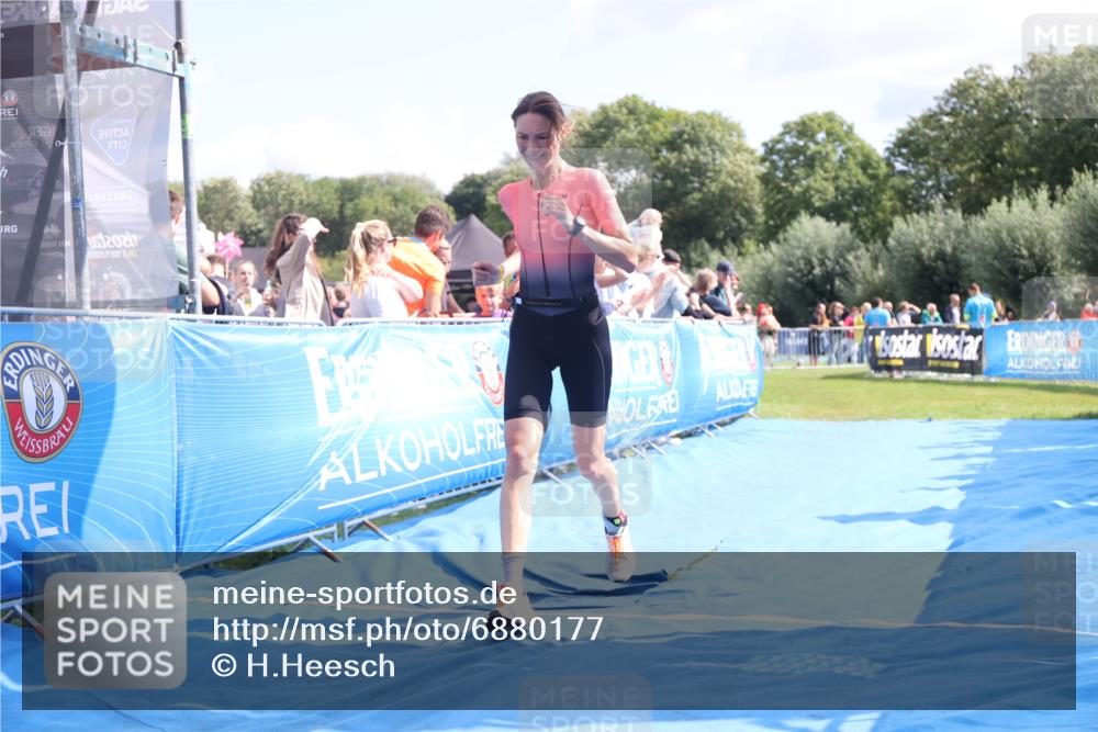 25.08.2024 - Elbe Triathlon Hamburg H.Heesch http://msf.ph/oto/6880177 25.08.2024 11:53:16 Ziel 579, 1519 meine-sportfotos.de