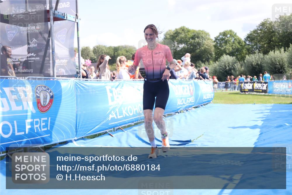 25.08.2024 - Elbe Triathlon Hamburg H.Heesch http://msf.ph/oto/6880184 25.08.2024 11:53:16 Ziel 579, 1519 meine-sportfotos.de