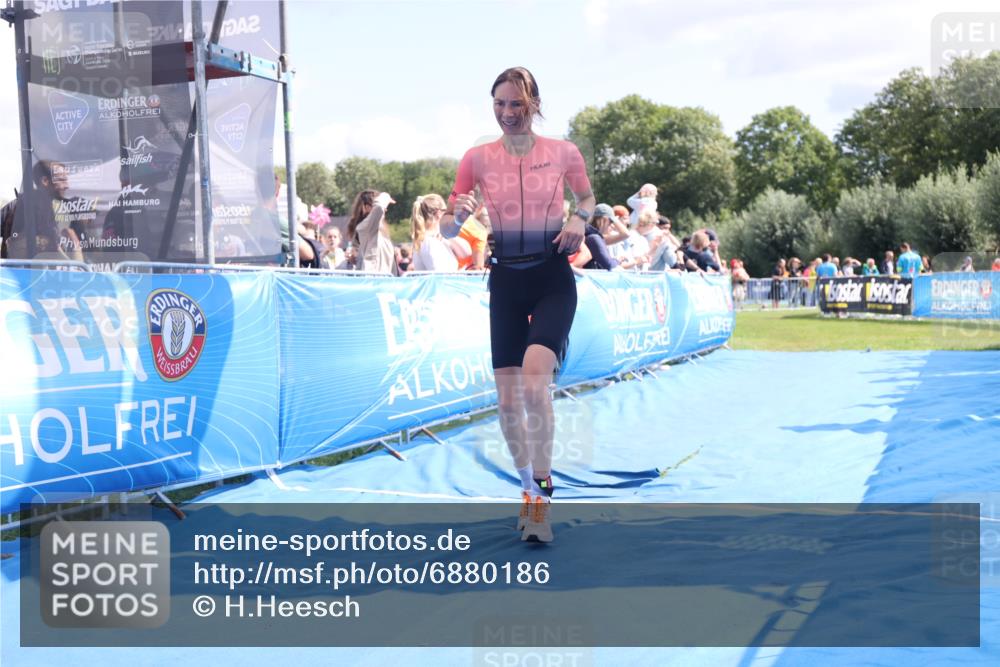25.08.2024 - Elbe Triathlon Hamburg H.Heesch http://msf.ph/oto/6880186 25.08.2024 11:53:16 Ziel 579, 1519 meine-sportfotos.de