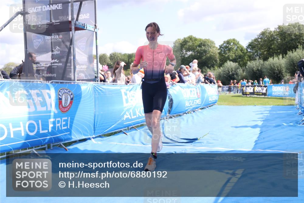 25.08.2024 - Elbe Triathlon Hamburg H.Heesch http://msf.ph/oto/6880192 25.08.2024 11:53:17 Ziel 579, 1519 meine-sportfotos.de