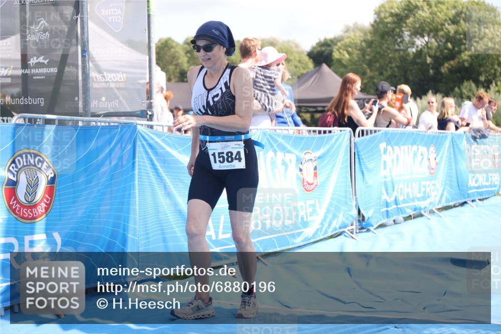 25.08.2024 - Elbe Triathlon Hamburg H.Heesch http://msf.ph/oto/6880196 25.08.2024 12:23:12 Ziel 1584 meine-sportfotos.de