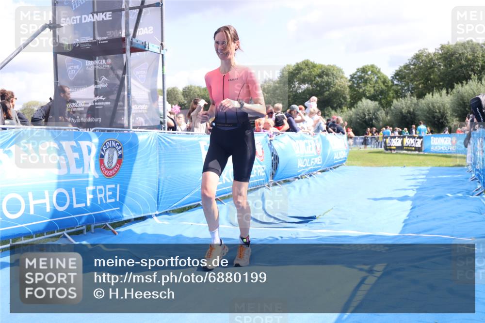 25.08.2024 - Elbe Triathlon Hamburg H.Heesch http://msf.ph/oto/6880199 25.08.2024 11:53:17 Ziel 579, 1519 meine-sportfotos.de