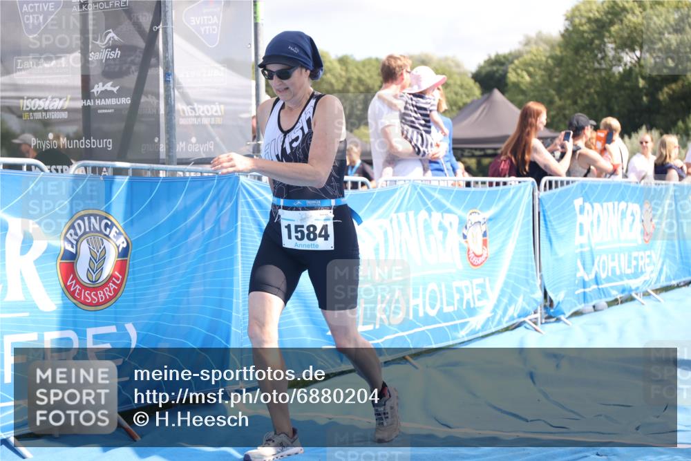 25.08.2024 - Elbe Triathlon Hamburg H.Heesch http://msf.ph/oto/6880204 25.08.2024 12:23:13 Ziel 1584 meine-sportfotos.de