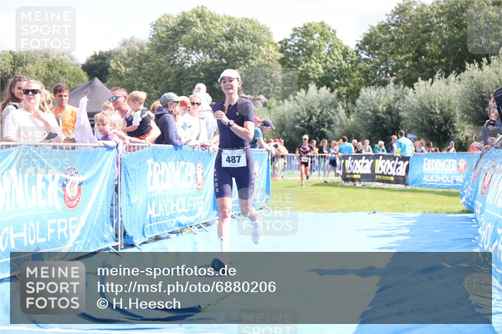 25.08.2024 - Elbe Triathlon Hamburg H.Heesch http://msf.ph/oto/6880206 25.08.2024 11:53:40 Ziel 475, 477, 487, 1508, 1569 meine-sportfotos.de