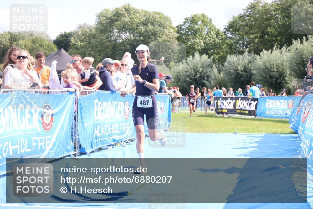 25.08.2024 - Elbe Triathlon Hamburg H.Heesch http://msf.ph/oto/6880207 25.08.2024 11:53:40 Ziel 475, 477, 487, 1508, 1569 meine-sportfotos.de