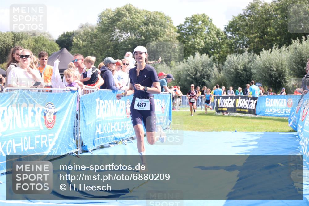 25.08.2024 - Elbe Triathlon Hamburg H.Heesch http://msf.ph/oto/6880209 25.08.2024 11:53:40 Ziel 475, 477, 487, 1508, 1569 meine-sportfotos.de