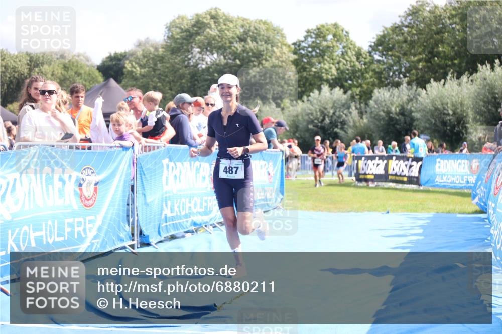 25.08.2024 - Elbe Triathlon Hamburg H.Heesch http://msf.ph/oto/6880211 25.08.2024 11:53:40 Ziel 475, 477, 487, 1508, 1569 meine-sportfotos.de