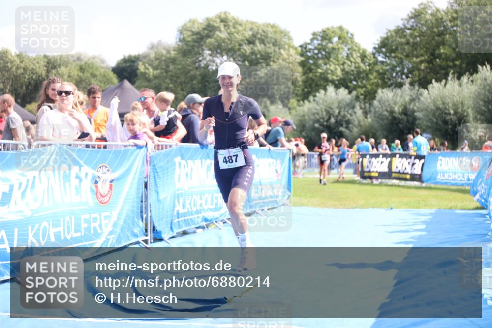 25.08.2024 - Elbe Triathlon Hamburg H.Heesch http://msf.ph/oto/6880214 25.08.2024 11:53:40 Ziel 475, 477, 487, 1508, 1569 meine-sportfotos.de