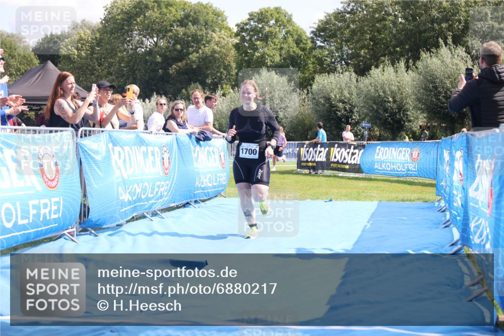 25.08.2024 - Elbe Triathlon Hamburg H.Heesch http://msf.ph/oto/6880217 25.08.2024 12:23:25 Ziel 1668, 1700 meine-sportfotos.de