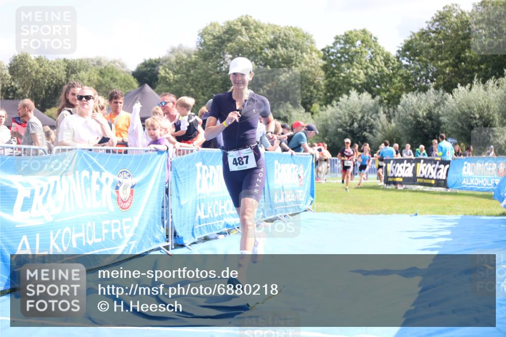 25.08.2024 - Elbe Triathlon Hamburg H.Heesch http://msf.ph/oto/6880218 25.08.2024 11:53:40 Ziel 475, 477, 487, 1508, 1569 meine-sportfotos.de