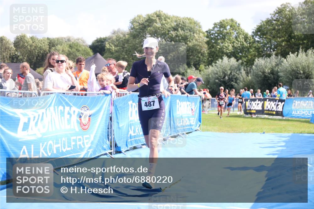 25.08.2024 - Elbe Triathlon Hamburg H.Heesch http://msf.ph/oto/6880220 25.08.2024 11:53:40 Ziel 475, 477, 487, 1508, 1569 meine-sportfotos.de