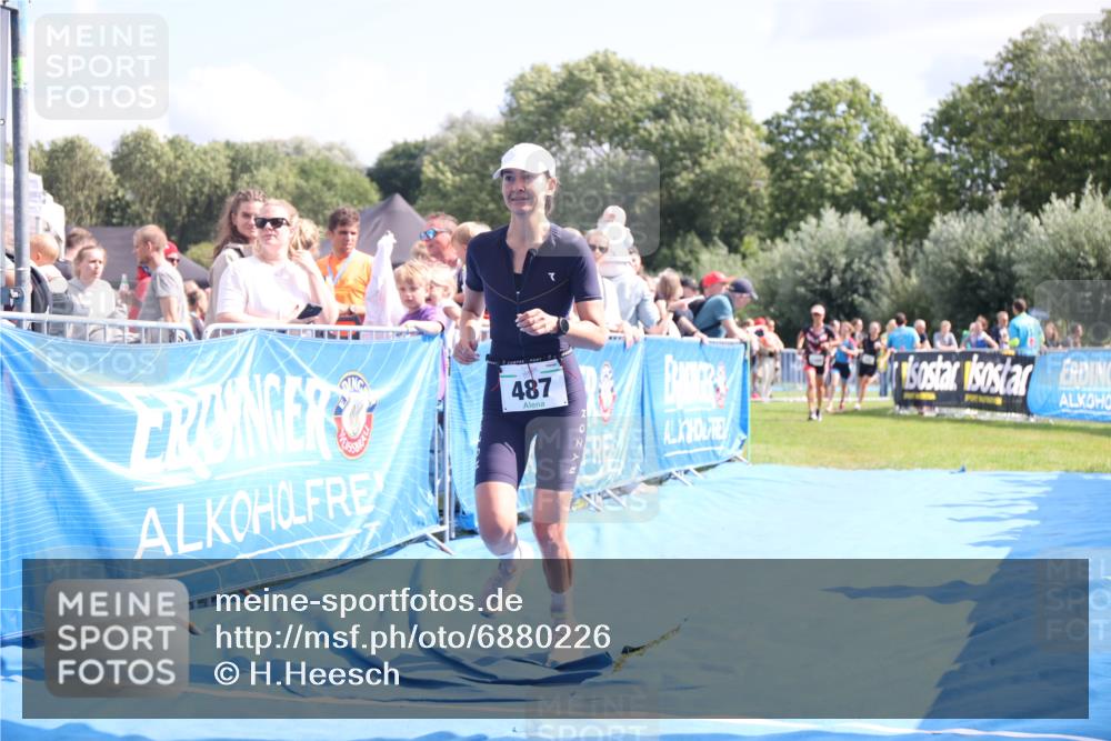 25.08.2024 - Elbe Triathlon Hamburg H.Heesch http://msf.ph/oto/6880226 25.08.2024 11:53:40 Ziel 475, 477, 487, 1508, 1569 meine-sportfotos.de